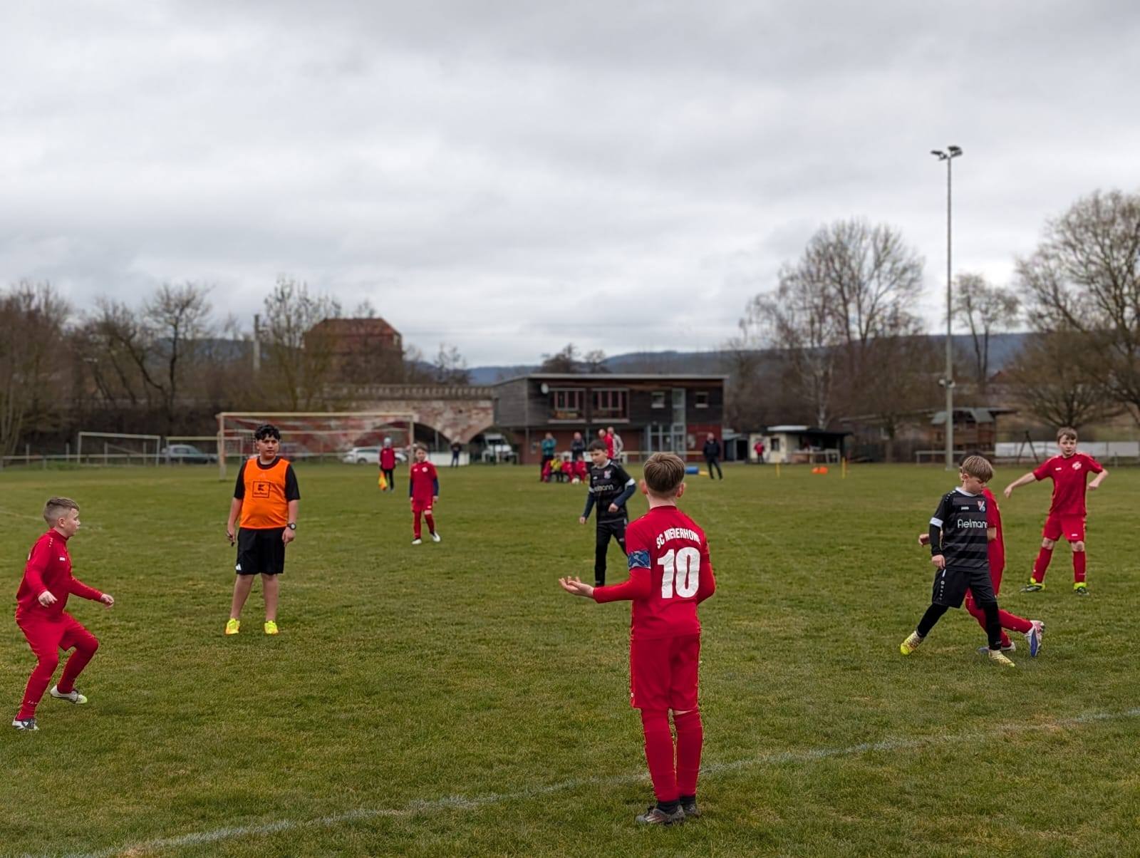 E1 Jugend eröffnet Platzierungsrunde in Niederhone