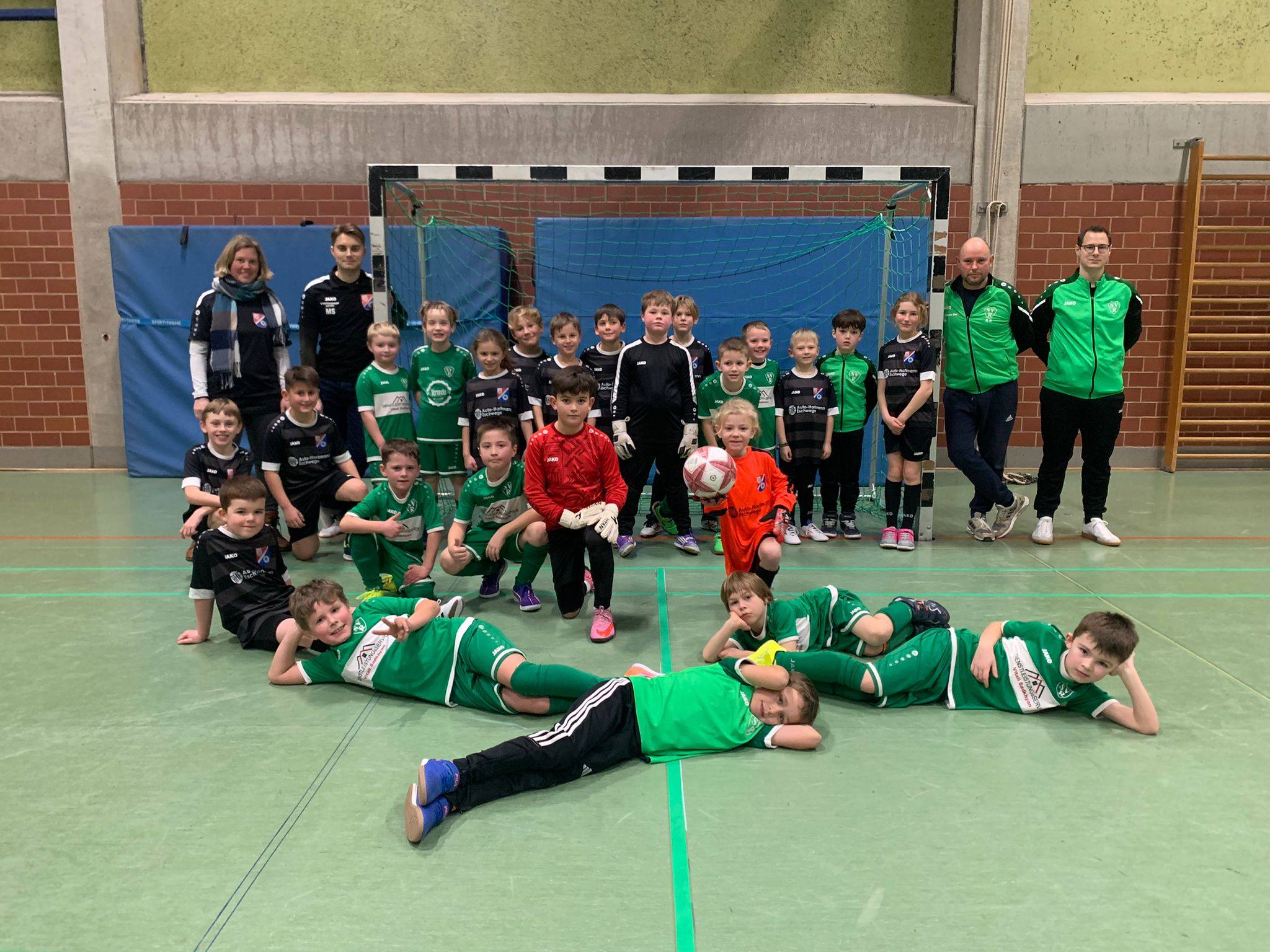 F Jugend trainiert mit dem SVR